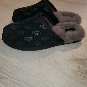 New women's UGG Pearle logo slippers size 6
